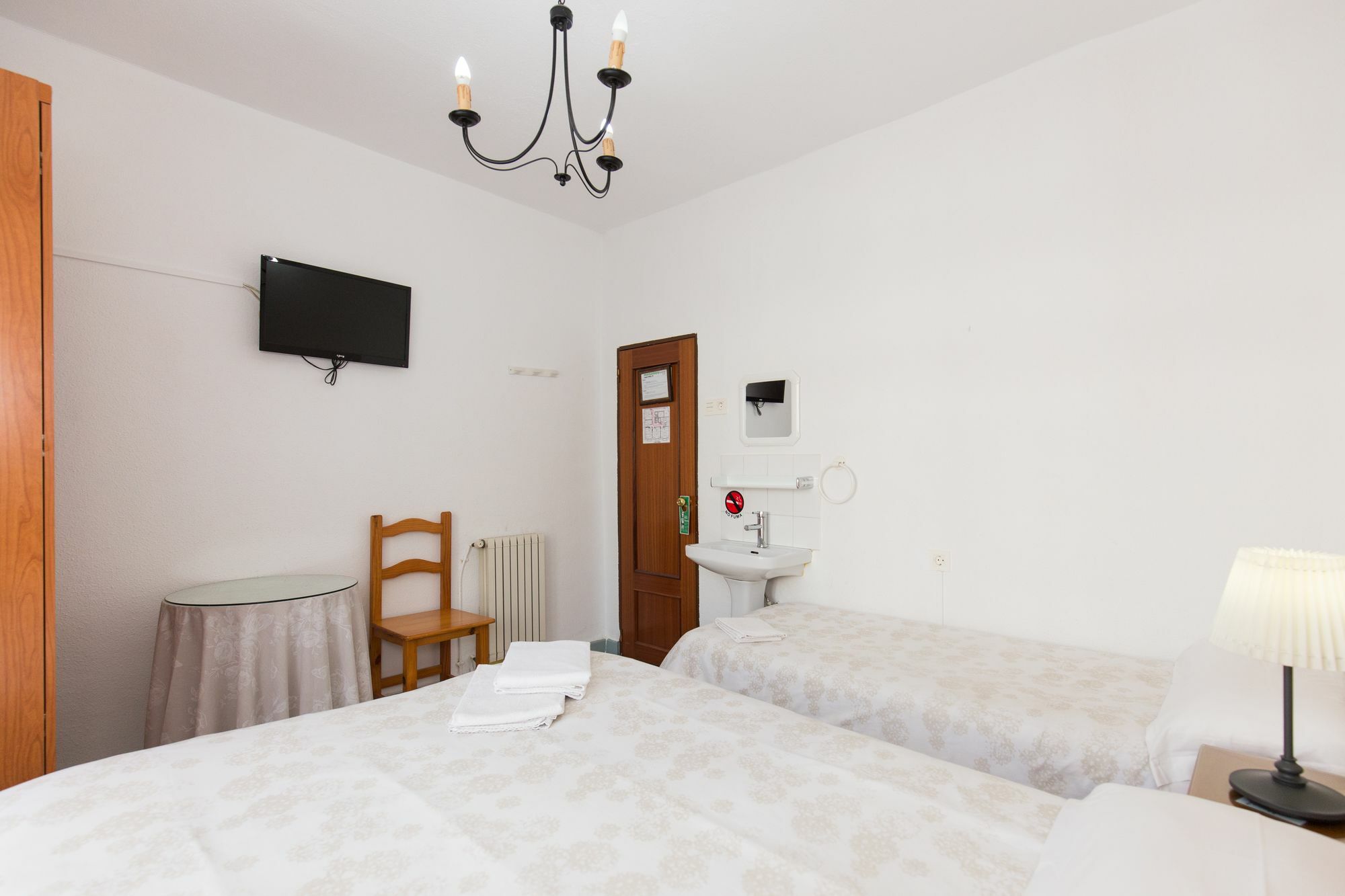 Pension Mesones Granada Bagian luar foto